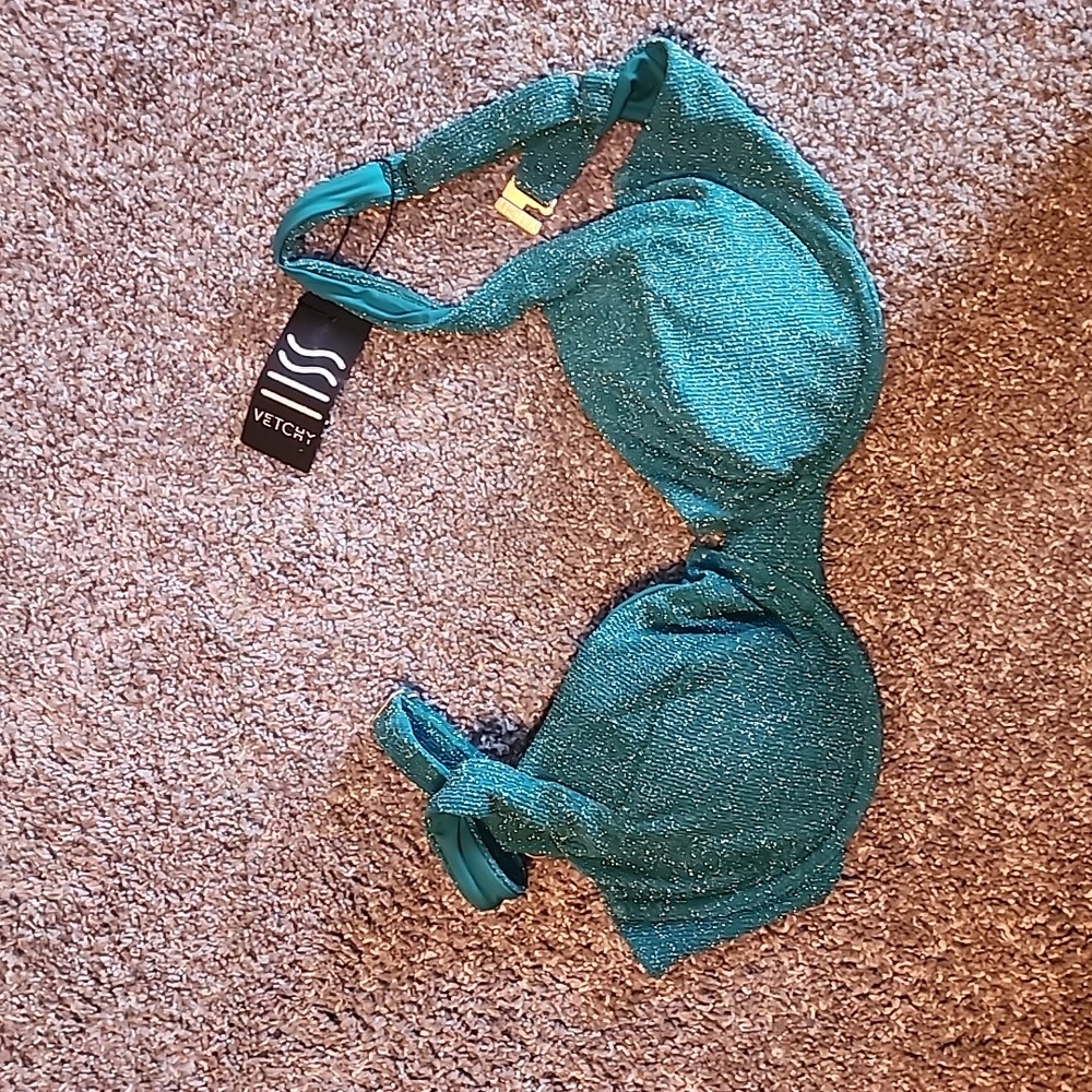 Vetchy bikini top